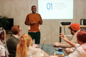 10 Tips for Startup Entrepreneurs Pitching to Investors 10 Tips for Startup Entrepreneurs Pitching to Investors